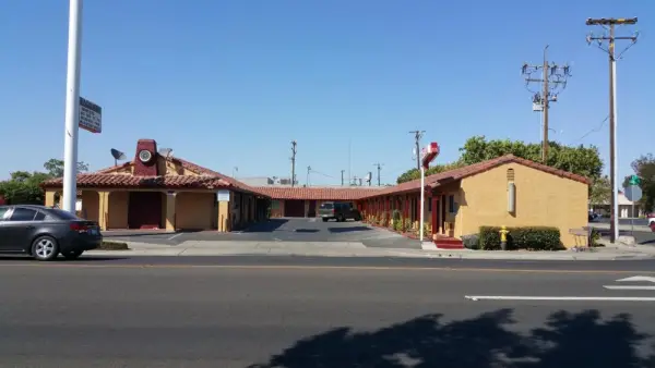 Slumber Motel 8